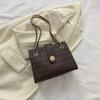Fashionable Vintage Pattern Chain Shoulder Bag Versatile Pu Leather Crossbody Bag