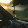 Светящийся подвесной светильник для салона автомобиля с режимом холодного и теплого света Аксессуары для зеркала заднего вида автомобиля Уникальное автомобильное подвесное украшение