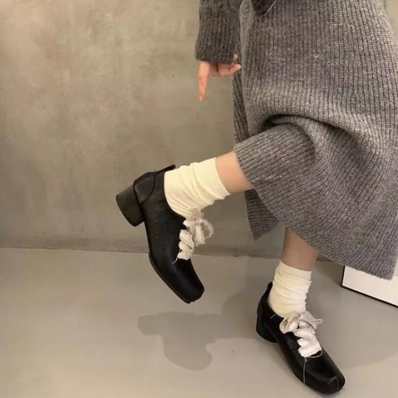 Женская Мода Туфли на Толстом Каблуке Весна Новинка Квадратный Носок Шнуровка Спереди Противоскользящие Износостойкие Высокие Каблуки