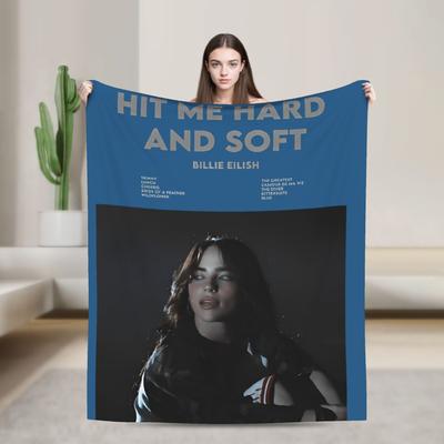 Плед из флиса с изображением известной певицы B-Billie-Girl E-Eilish, легкий, для дивана или кресла.