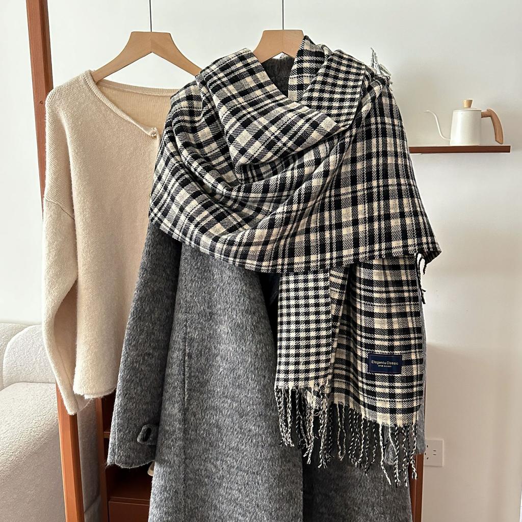 Korean Style Autumn and Winter Fresh and Gentle Retro Warm Scarf Women's Shawl Versatile Commuting Tassel Fine Sand Imitation Cashmere Scarf