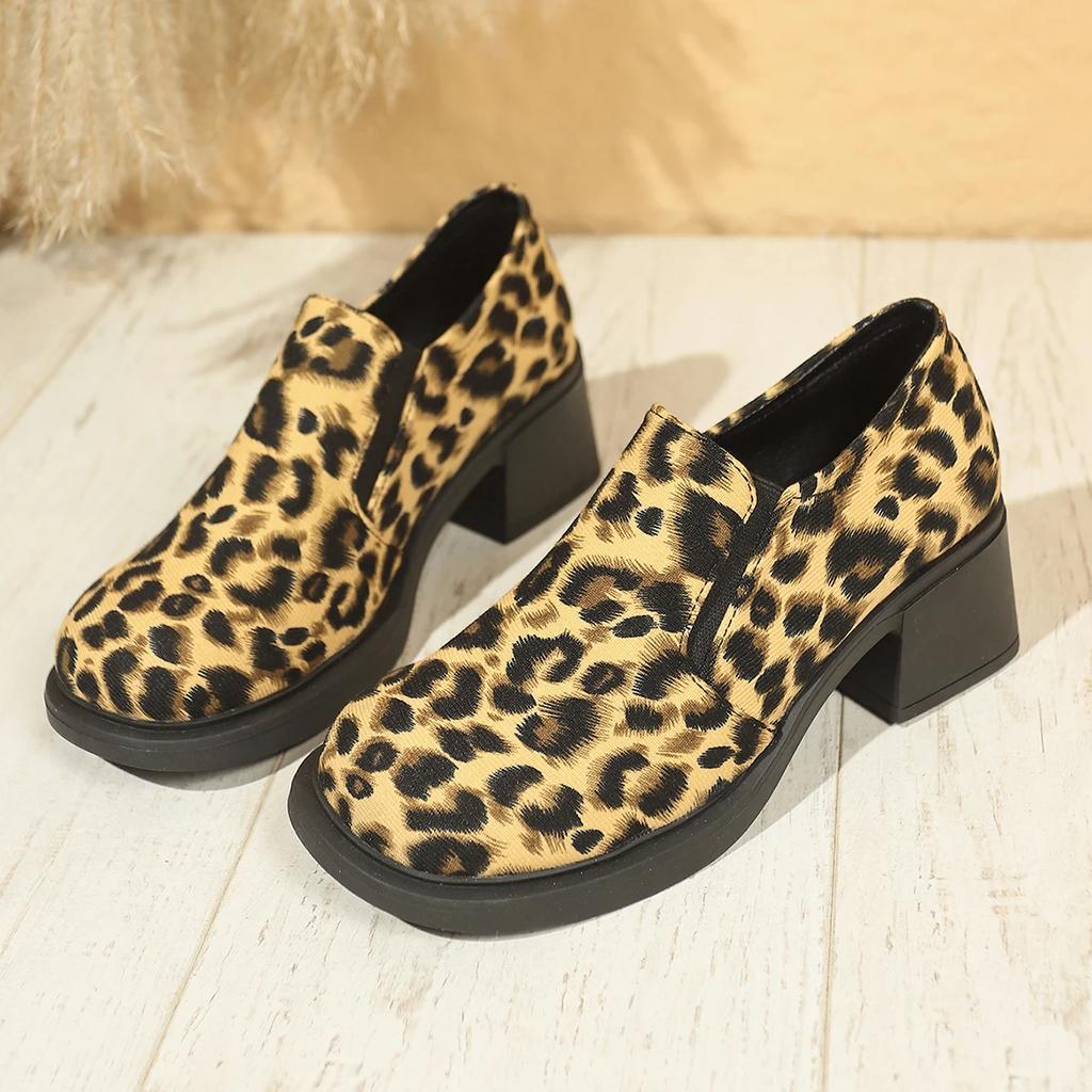 Весна 2025 Женские туфли на высоком каблуке Леопардовые лоферы Большой размер 36-42 Туфли-лодочки слипоны на толстом квадратном каблуке Женские готические туфли на толстой подошве