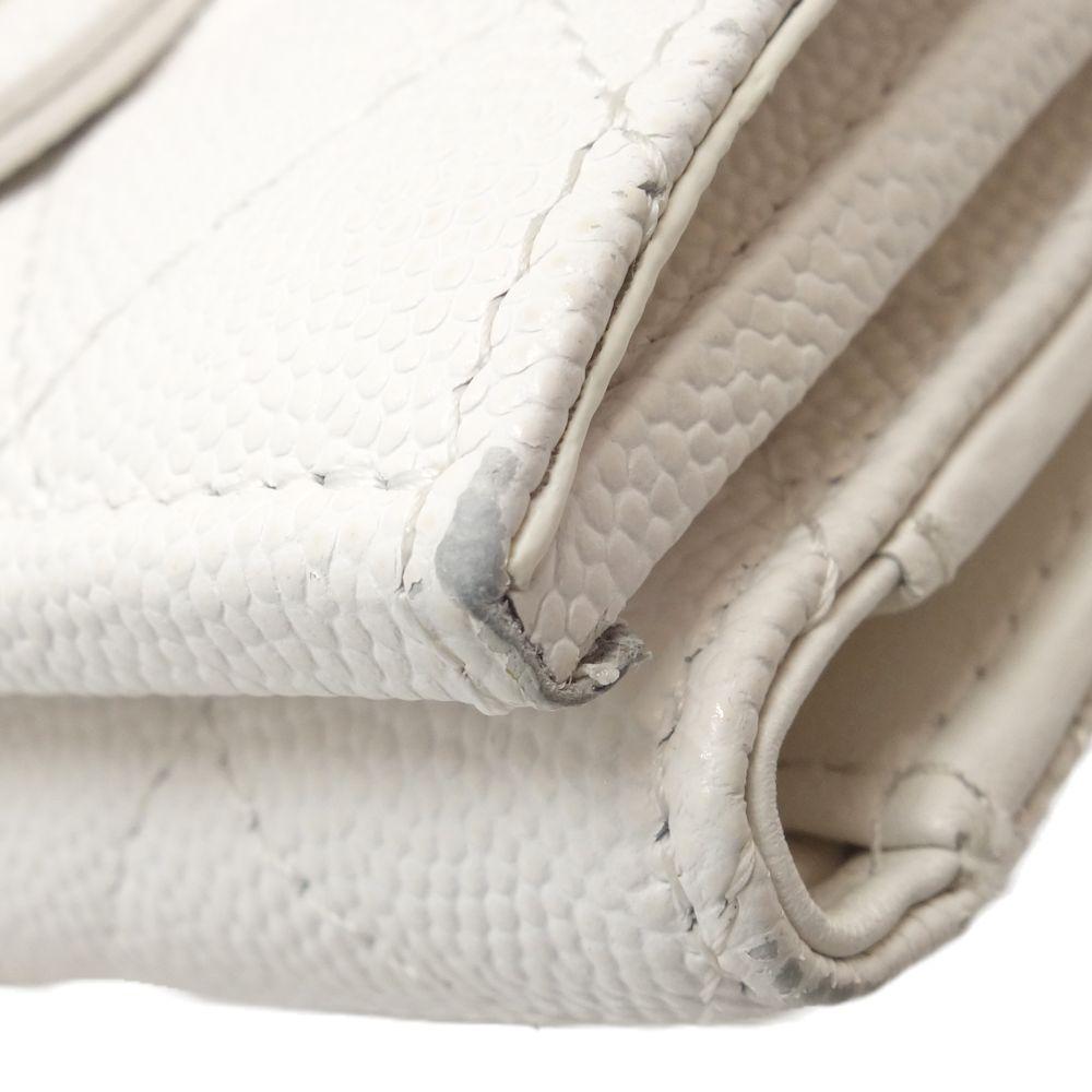 Подержанный маленький кошелек-трифолд CHANEL Classic Flap Matelasse из кожи икры AP0230 /083640