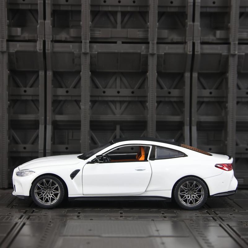 CCA 1:23 simulation BMW M4 G82 alloy car model ornament collection, doors and hood can be opened, steering and sliding ornament