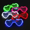 Светящаяся вечеринка со светящимися сердечками любви. Очки с 3 режимами. Легкие, удобные в ношении. Идеально подходят для фестивалей, представлений. Детские игрушки.