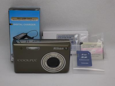 Nikon Цифровая фотокамера COOLPIX S700 Urban Black COOLPIXS700
