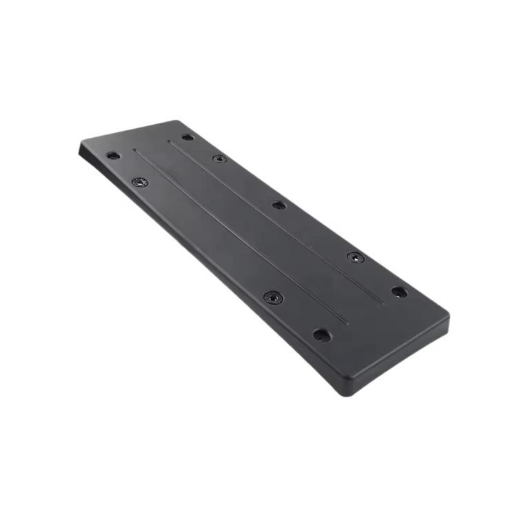 Передние монтажные кронштейны LR143160 и LR143161 для Land Rover Range Rover Velar