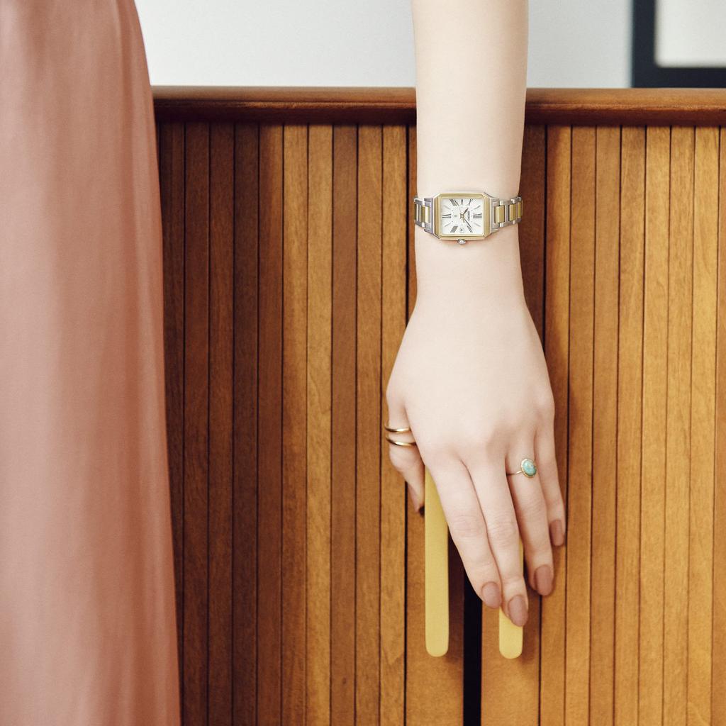 Часы Seiko Lucia Квадратный дизайн Солнечные Радиоуправляемые Часы SSVW210 Серебристые Женские Золотые Женские +