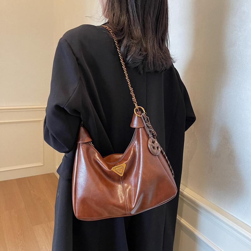 Large Capacity Fashion Trend Tote Bag Women's 2025 New Autumn and Winter Retro Commuter Shoulder Crossbody