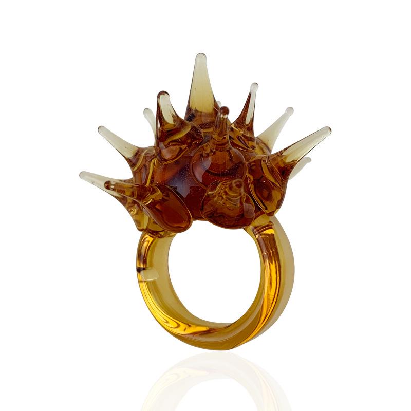 Изысканное многоцветное кольцо из муранского стекла в виде морского ежа