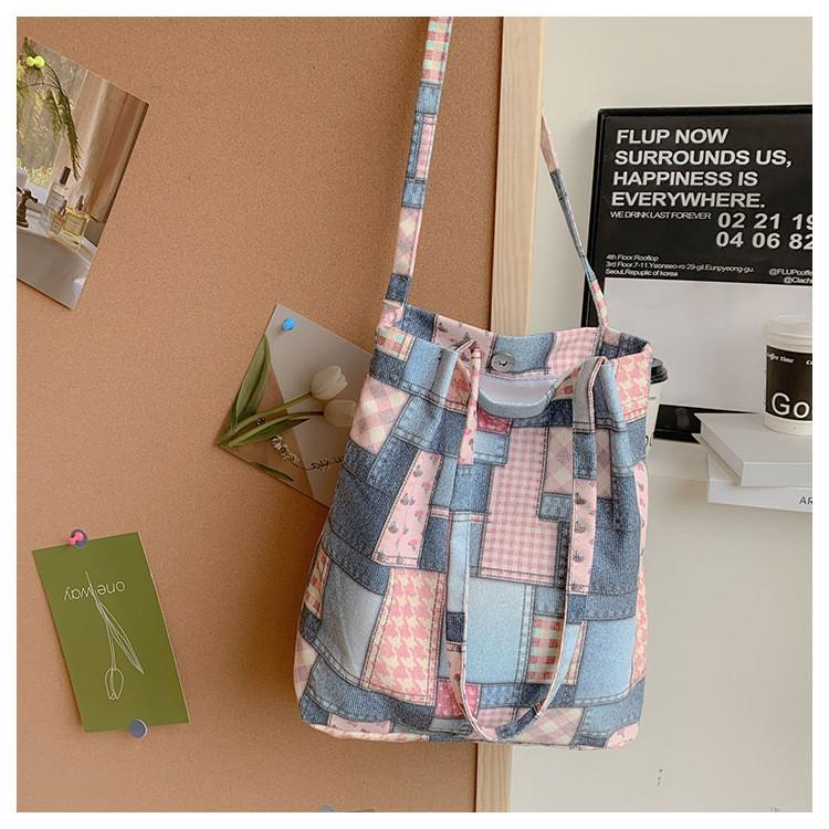 Canvas Tote Bag For Women With Large Capacity And Magnetic Closure For Daily Use