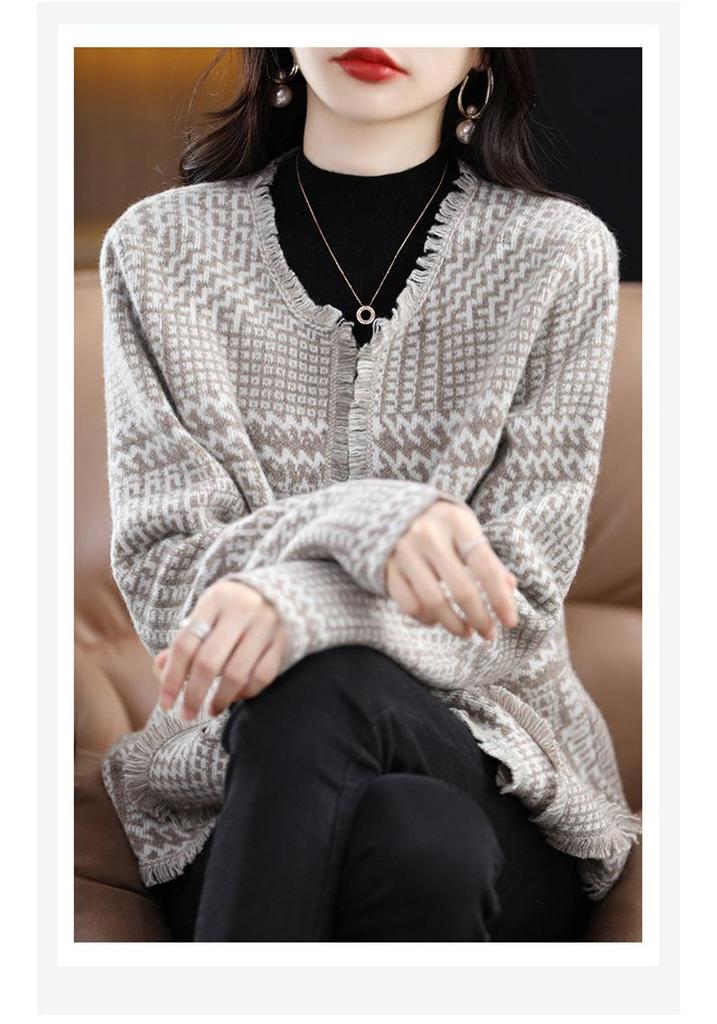 Женский кардиган в гусиную лапку в стиле French Chic из шерсти - Осенне-зимний плотной вязки с кисточками