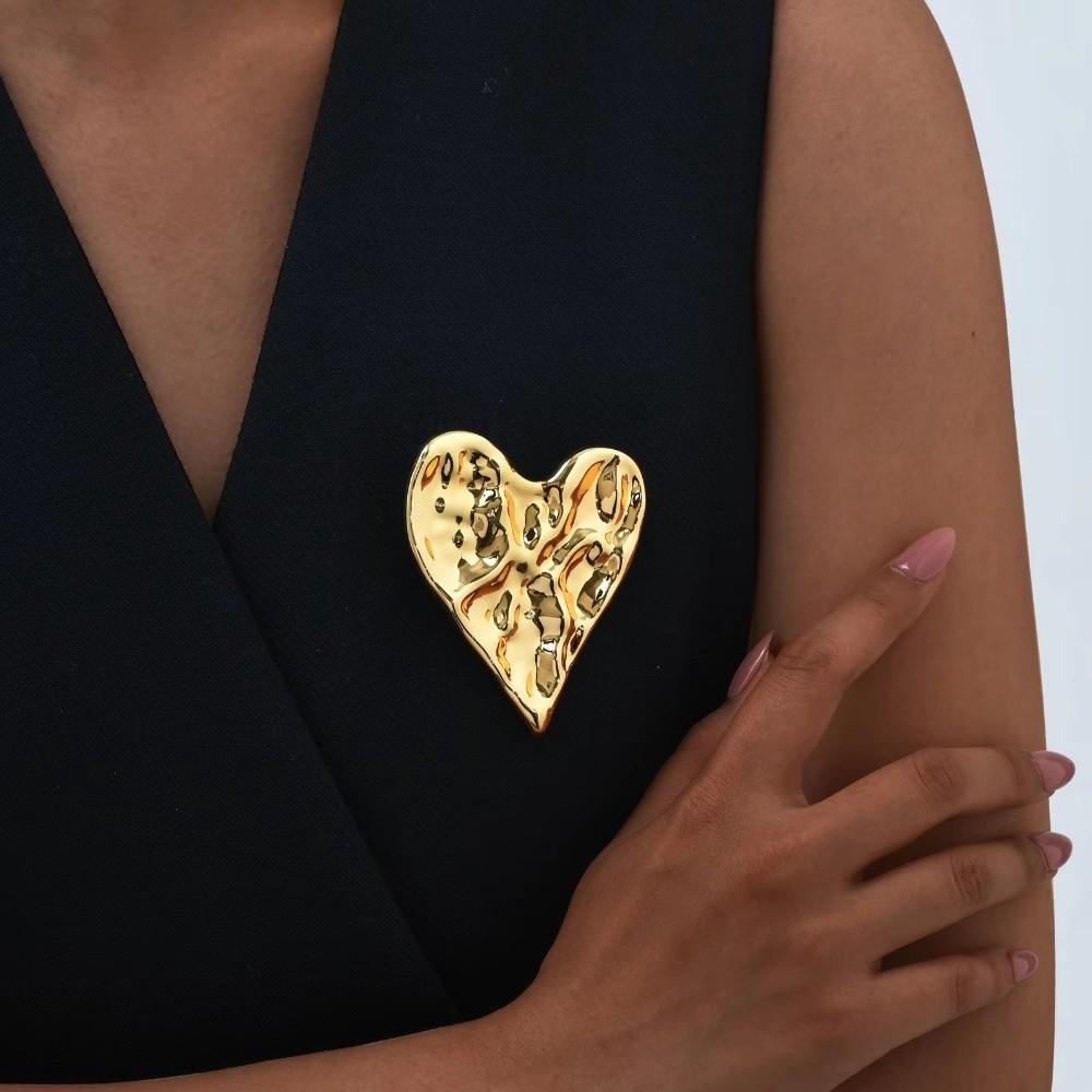 Minimalist Metal Pins Brooch Gold Silver Color Love Brooches Enamel Heart Pins for Vintage Gifts