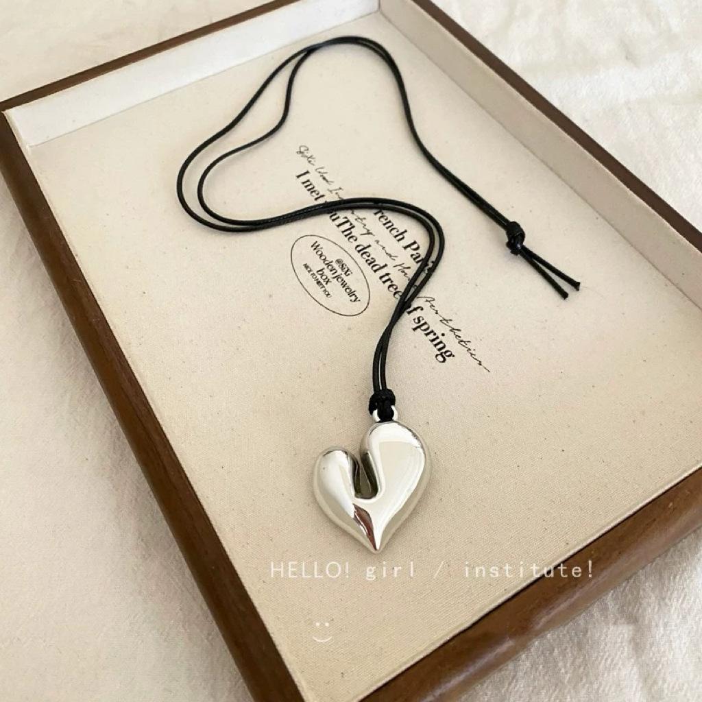 Korean Reinna Irregular Heart Pendant Necklace - Adjustable Sweet Cool Accessory
