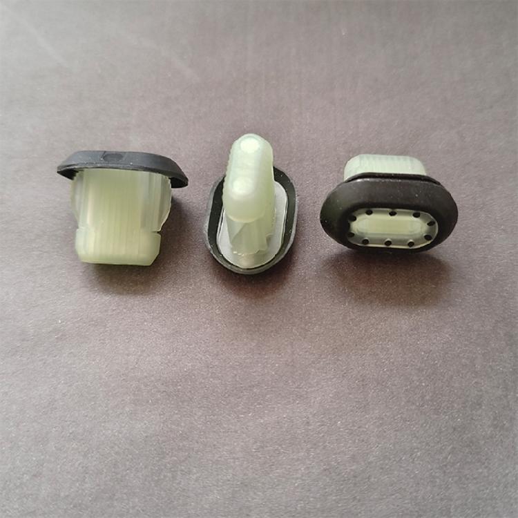 Sturdy Plastic Car Door Trim Clips Reliable Fastening Solution For Interior Components 7703081232