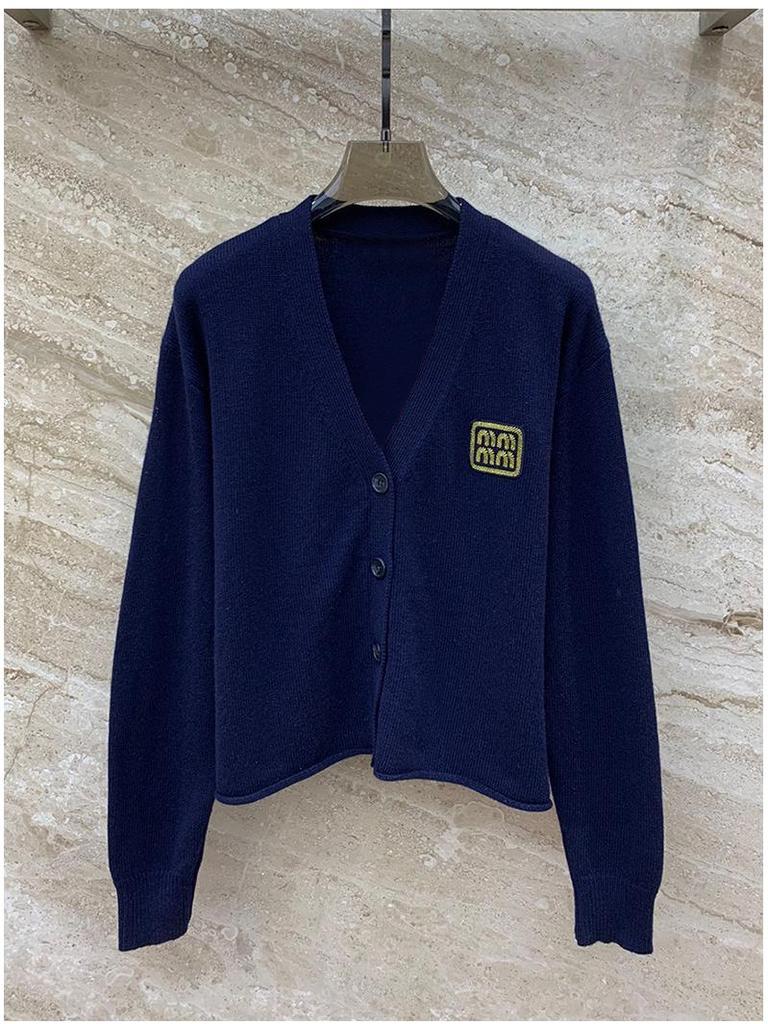 Пальто из темно-синей шерсти Nanyou - Серия Miu: Вышитый кардиган с V-образным вырезом, вязаный топ для женщин, весенняя коллекция