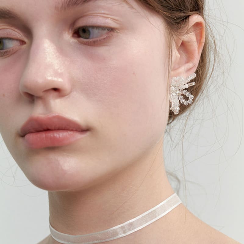 LOVE ME MONSTER Shining Beads Flower Earrings (L241MER020)