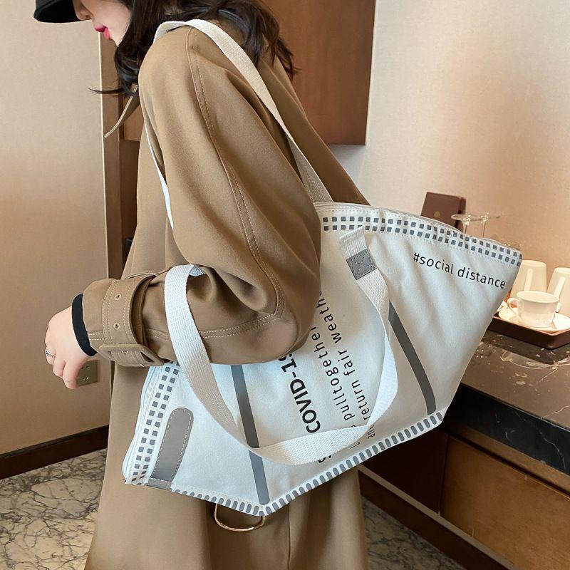 Модная креативная сумка-маска с вместительным отделением для модных покупателей