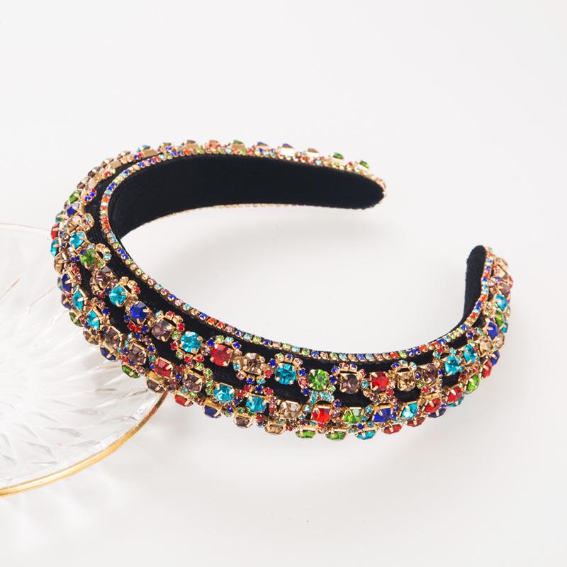 Elegant Velvet Palace-Style Rhinestone Headband for Women – Fashionable and Beautiful Hair Accessory