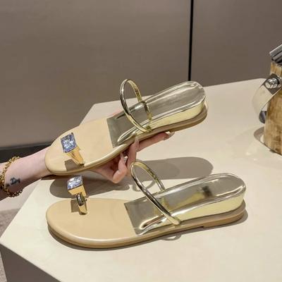 Модные шлепанцы женские туфли 2024 года, летние новые повседневные пляжные тапочки со стразами и мягкой подошвой, женские туфли на танкетке для отдыха на открытом воздухе, сандалии