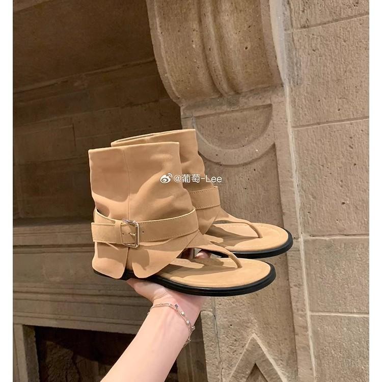 Grape Mom has the same fashionable hot girl with round toe clip buckle mid-leg sandals, retro and versatile, slimming open-toe trouser boots