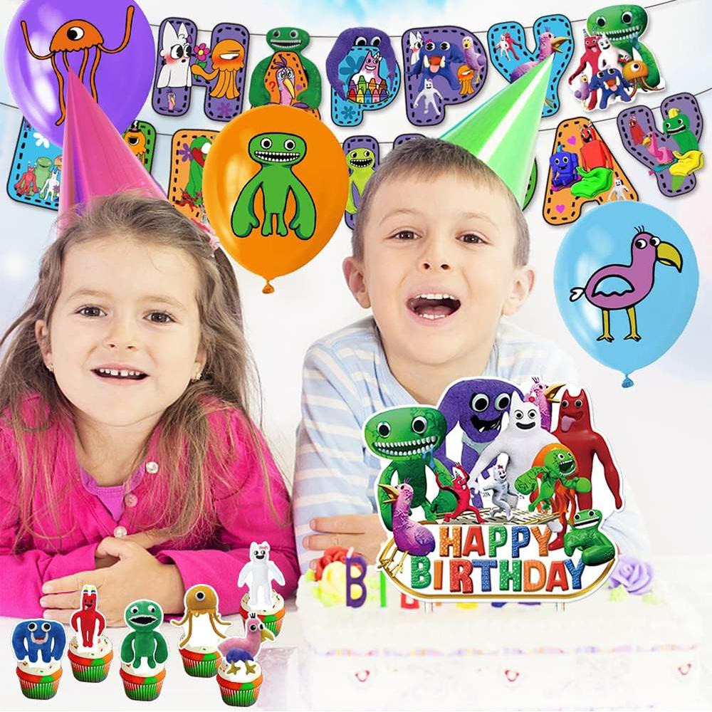 Декорации для тематической вечеринки «Сад Банбана» включают воздушные шары для торта и баннера.