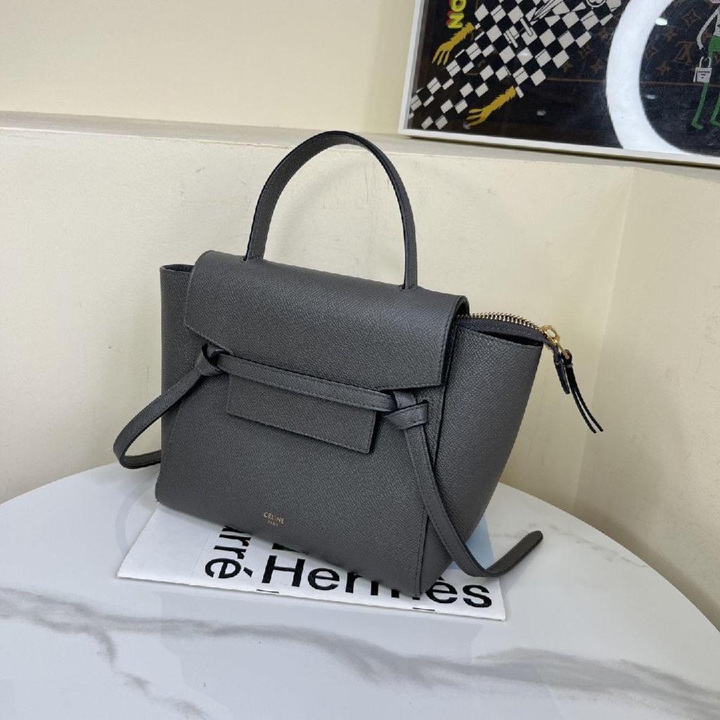 [Pre-Owned] Belt Classic Magnetic Closure Detachable Adjustable Shoulder Strap Pebbled Leather Crossbody Bag - Excellent #MJZ6MU