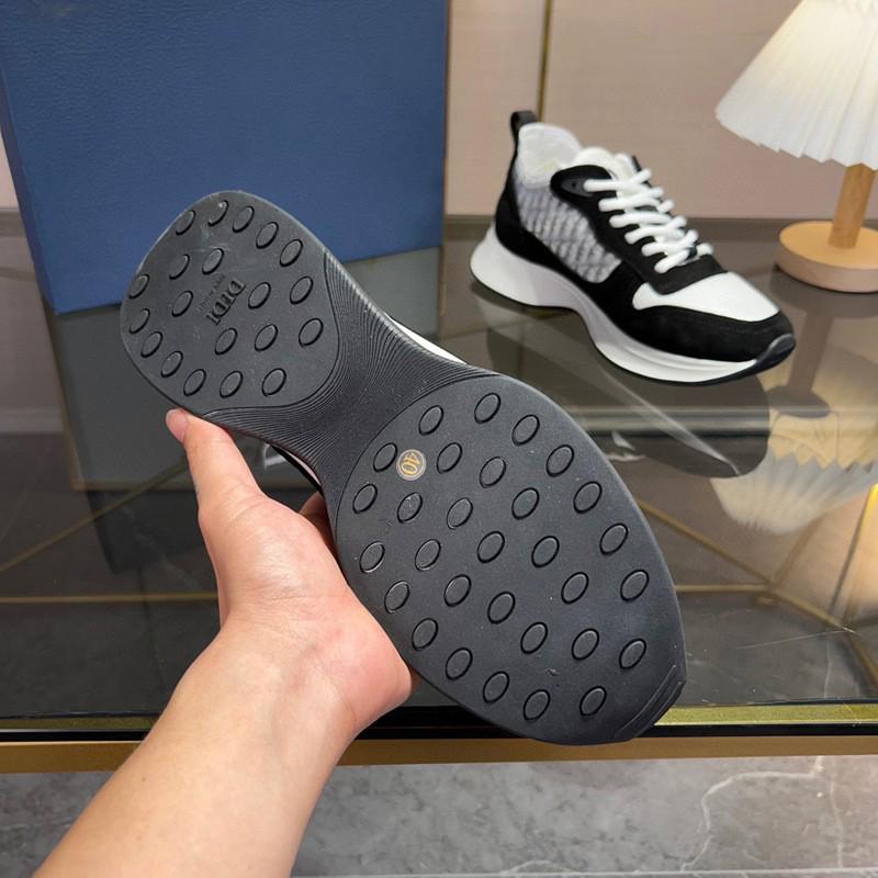 Мужские повседневные низкие кеды в европейском стиле с вышивкой и толстой подошвой