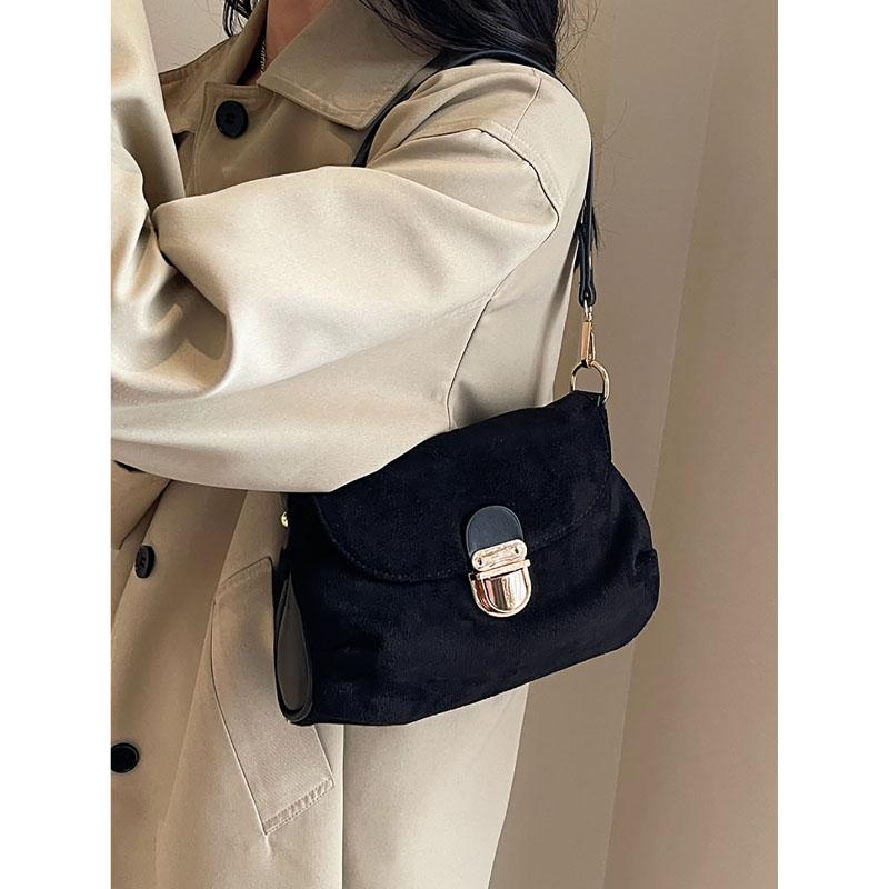 Retro Frosted Underarm Bag Faux Suede Fabric Women‘s New Winter Fashion Portable Shoulder Bag Popular Texture Crossbody Bag