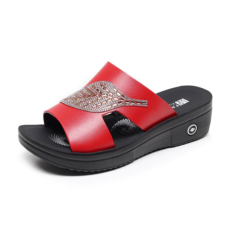 Женские босоножки на танкетке 2025: Высококачественная, Нескользящая Мягкая Подошва для Среднего и Пожилого Возраста