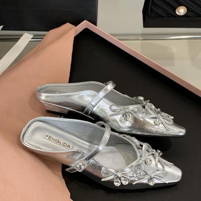 Модная обувь с бантом-бабочкой Женская 2025 Блестящие шлепанцы с закрытым носком Женские тапочки Желейные Серебристые Новые Летние Мэри Джейн с бантом-бабочкой