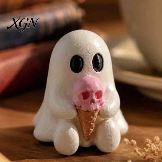 Summer Ghost Table Centerpiece Ice Cream Resin Figurine, Cute Spooky Desk Decor for Niche Home Halloween Home, Soft Ornament, Festive Gift Friends