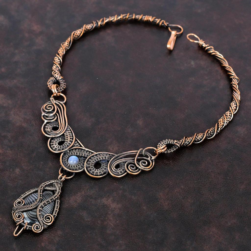 Ожерелье из псиломелана, ожерелье из медной проволоки, ожерелье ручной работы с радужным лунным камнем, дизайнерское ожерелье, свадебный подарок, драгоценный камень, медные украшения