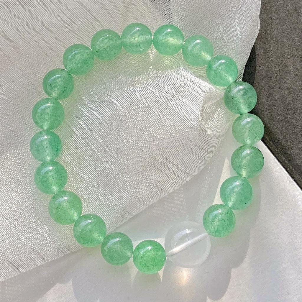 High Quality Natural Green Strawberry Crystal Milk White Crystal Bracelet Bracelet.