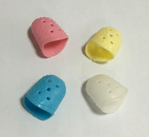 Left Hand Guitar & Piano Finger Cots: Protects Fingers from Pain, Anti-slip, Anti-scald, Ideal for Turning Pages, Counting Money, and Needlework.