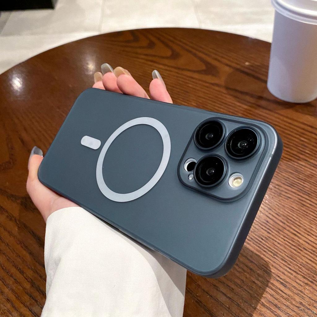 Ультратонкий магнитный чехол для iPhone 15 Pro Max для Apple 14 и 13 — твердый корпус со встроенной пленкой для объектива.