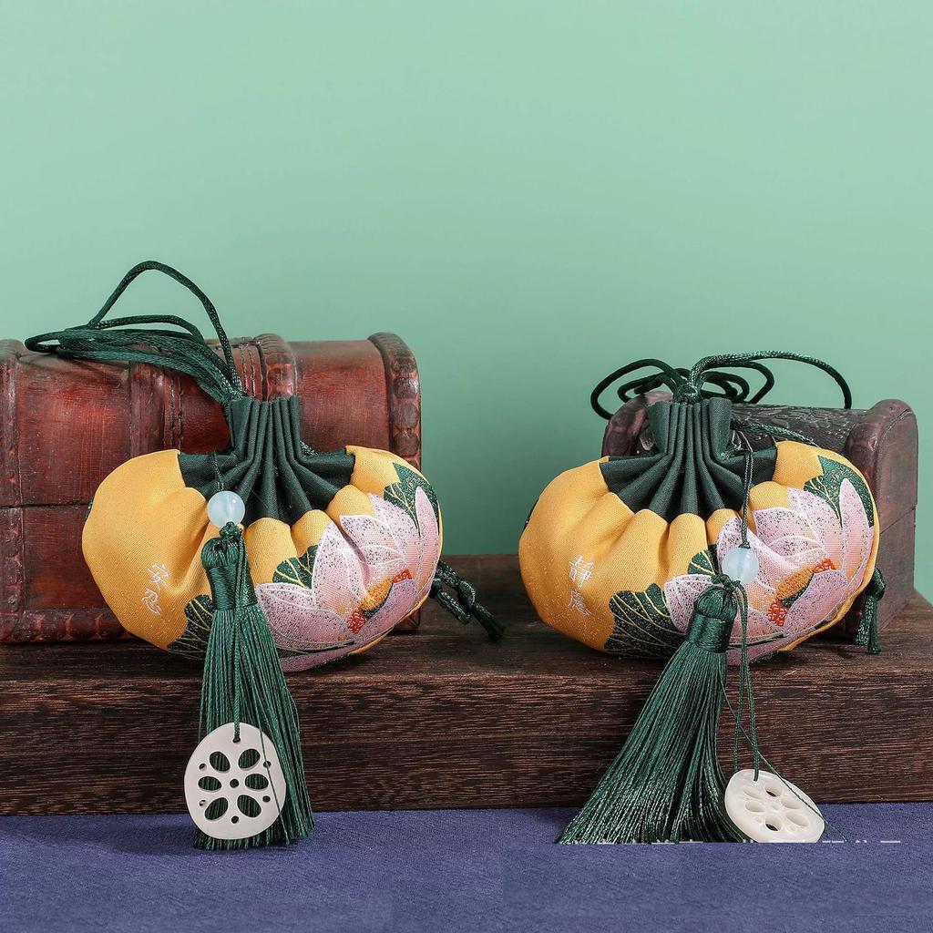 Sachet Hanfu Pouch: Traditional Chinese-Style Portable Scented Bag and Mosquito Repellent
