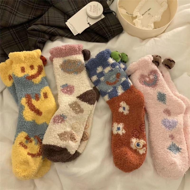 Coral fleece socks women's autumn and winter thick medium stockings girl love smiley face sleep home socks confinement socks keep warm