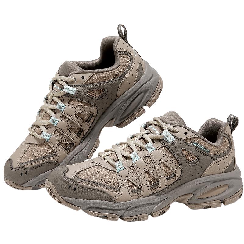 Skechers Осенняя коллекция 2025 года: низкие походные кроссовки для женщин.