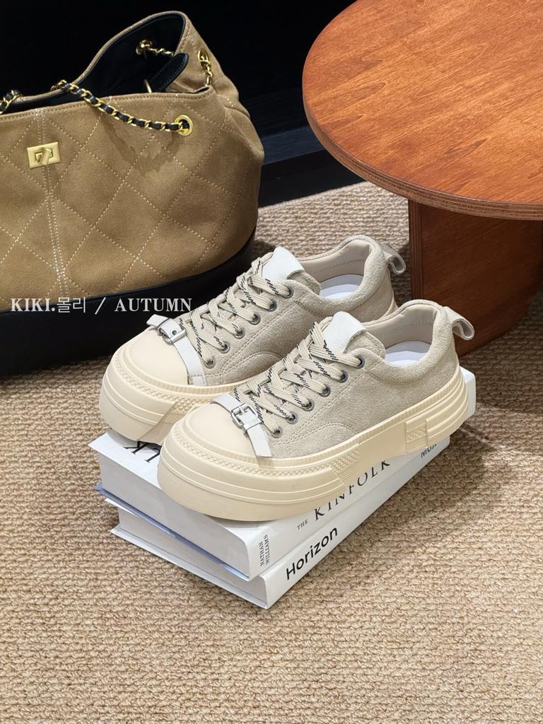 Ретро женские кеды из коровьей кожи, тренд инс, ранняя осень 2025, новая нишевая деконструкция на толстой подошве, увеличивающие рост, повседневные спортивные туфли