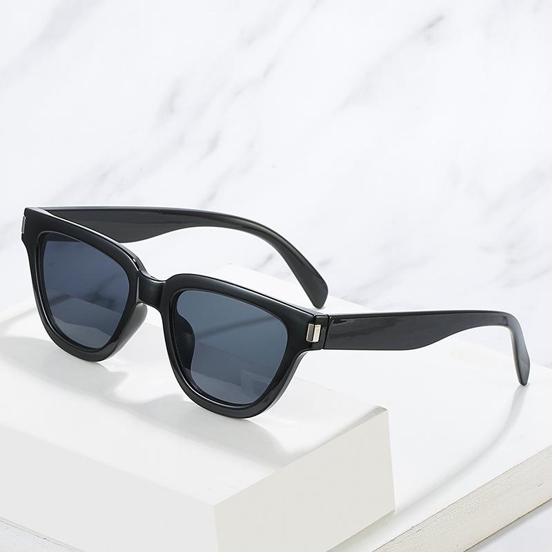 New sun, European and American fashion St. Luo's Internet celebrity glasses, personalized street photography simple sunglasses women