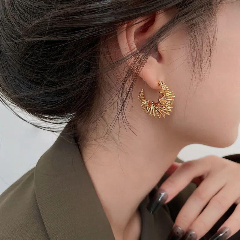 Винтажные Цветные Неправильной Формы Серьги-Пуссеты C-образной Формы для Женщин Модное Заявление Ювелирные Изделия из Нержавеющей Стали