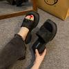 2025 new slippers women's summer wear muffin bread one-word thick-soled design beach sandals fashion going out sandals