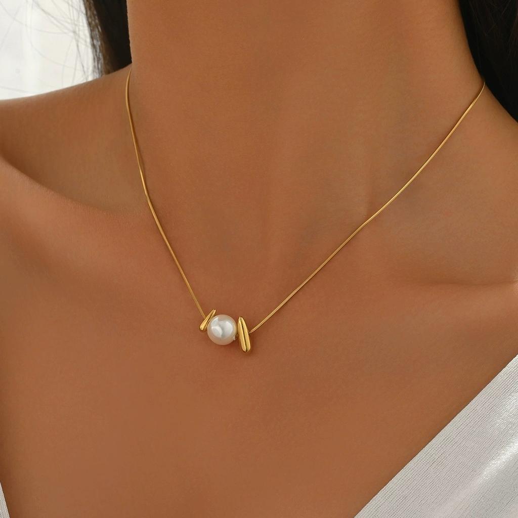 Fashion Jewelry Stainless Steel Snake Bone Chain Pendant Necklaces for Women Gold Plated Clavicle Chain Necklace