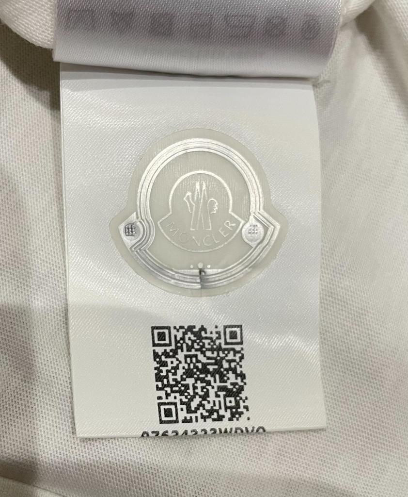 Подержанная женская футболка с коротким рукавом MONCLER