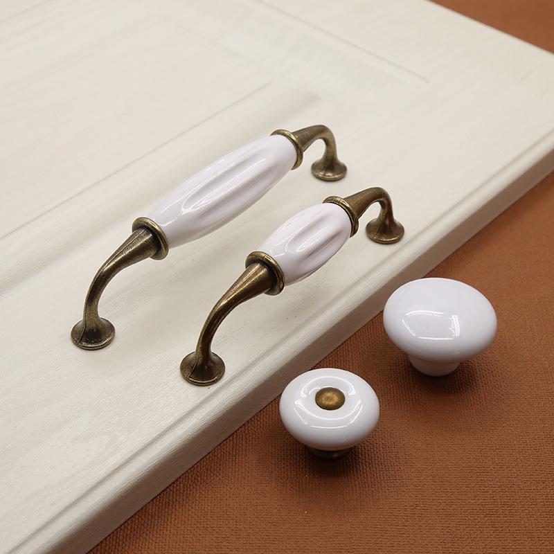 Керамическая ручка из европейского цинкового сплава: Современный черно-белый шкаф и ручка для гардероба
