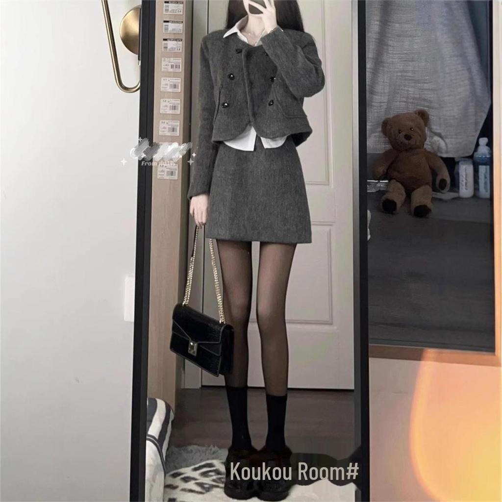 Xiaochan Women's College Style Suit Dress - 2025 Autumn/Winter Edition; High-End, Age-Defying, Complete Matching Set