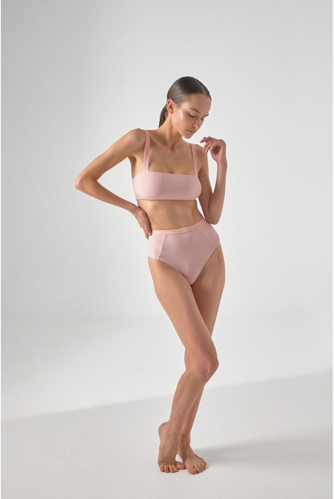 Топ с уплотнённой чашкой NOKAYA (91548)