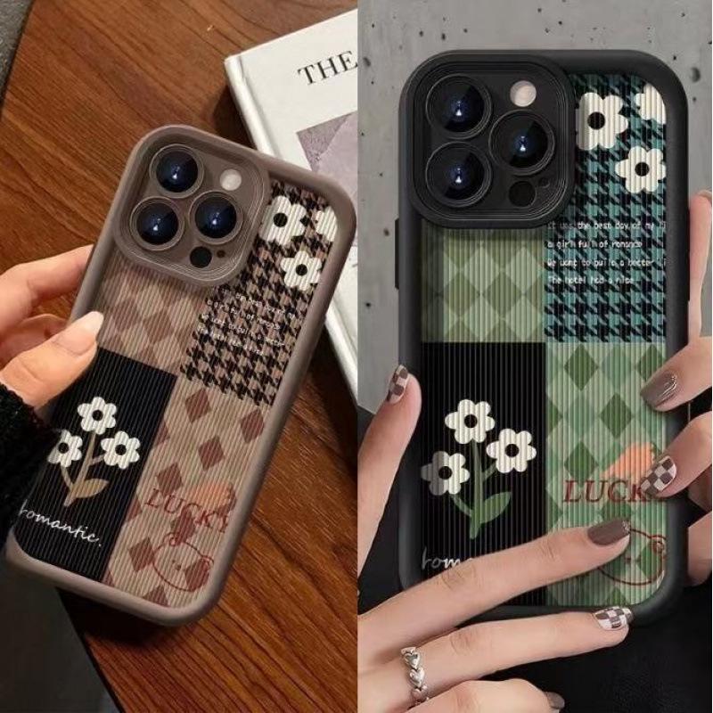 Милый чехол для iPhone с камелией для нескольких моделей: 16 Pro, 15, 14, 13 Pro Max, 12, X
