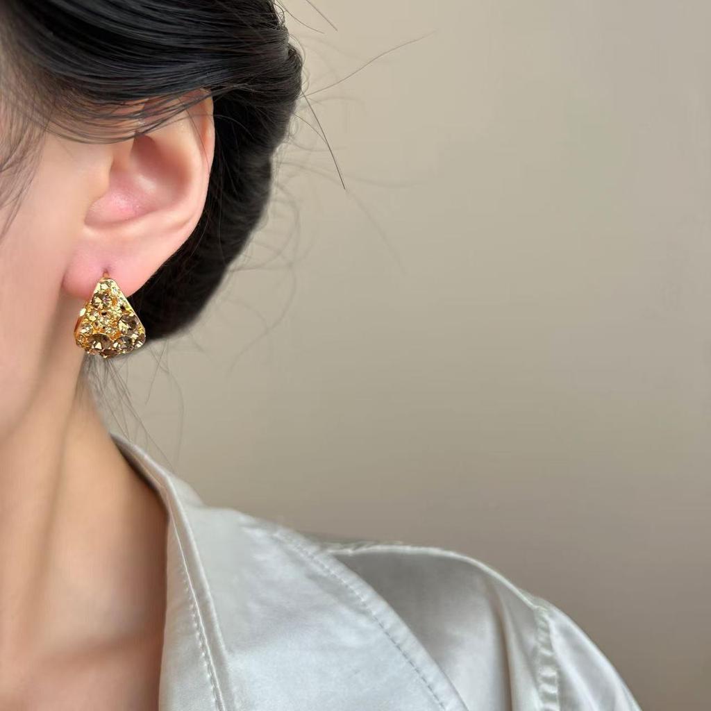Gentle And Delicate Flower Pearl Zircon Stud Earrings Retro Loose Sweet Luxury Light Luxury High-End Earrings